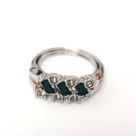 Vintage Avon Faux Emerald and Diamond Ring Size 7.5 - 8.0 with Box - Picture 2 of 6